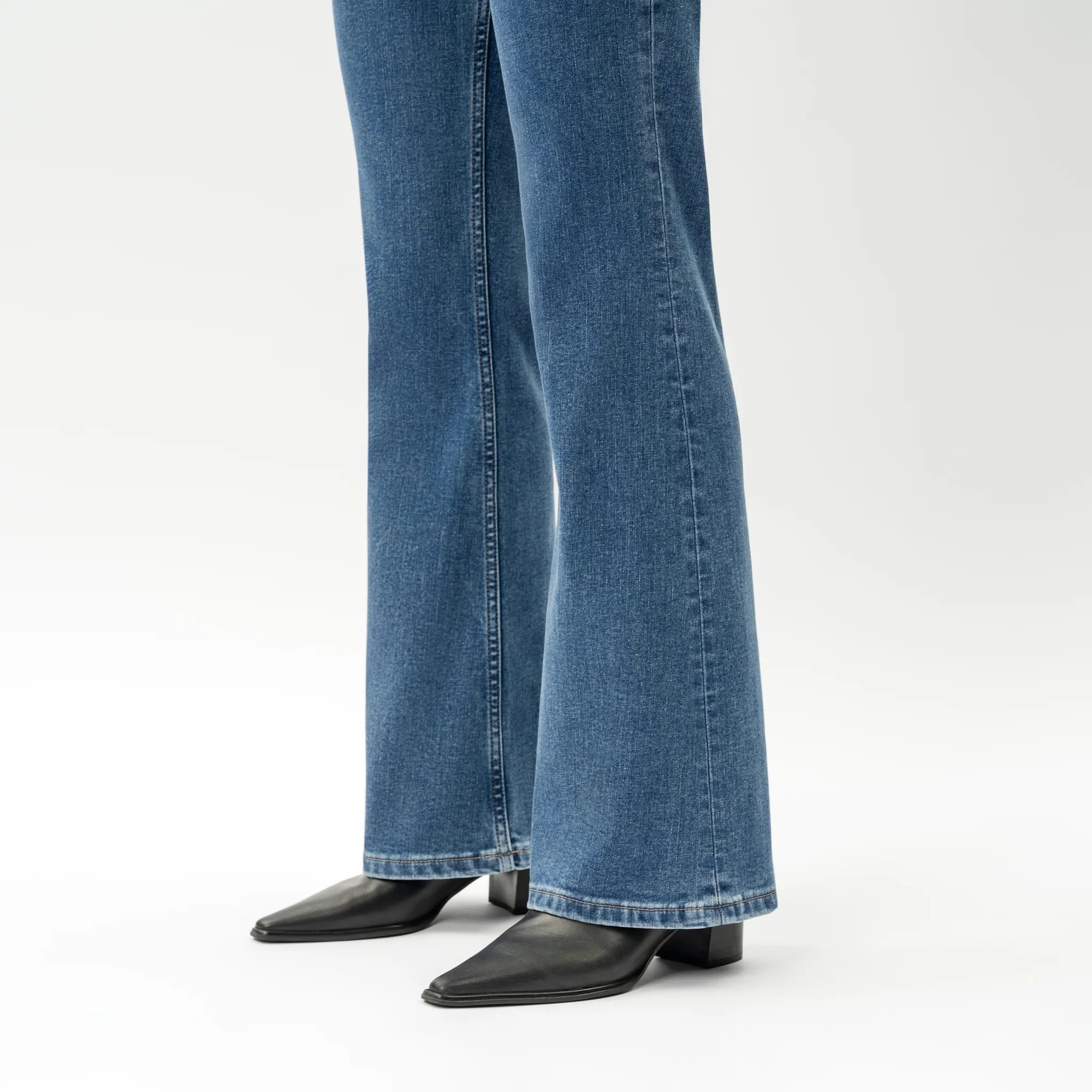 Bootcut ComfortDenim™ Jeans - Image 9