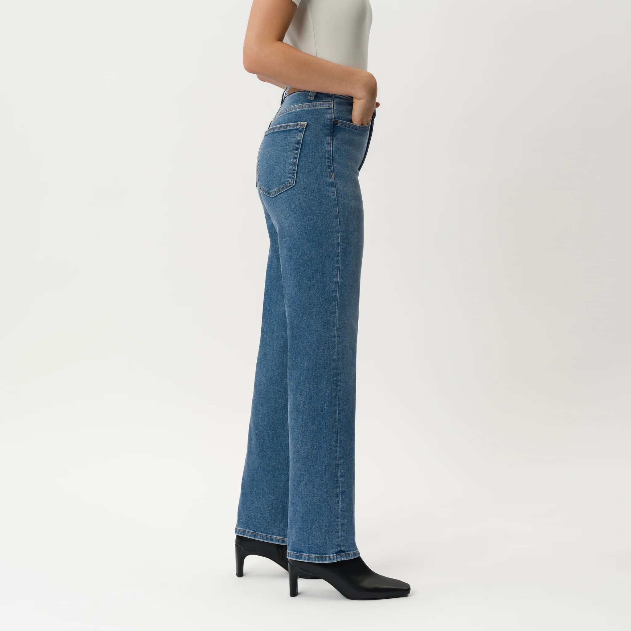 Classic Straight ComfortDenim™ Jeans - Image 5