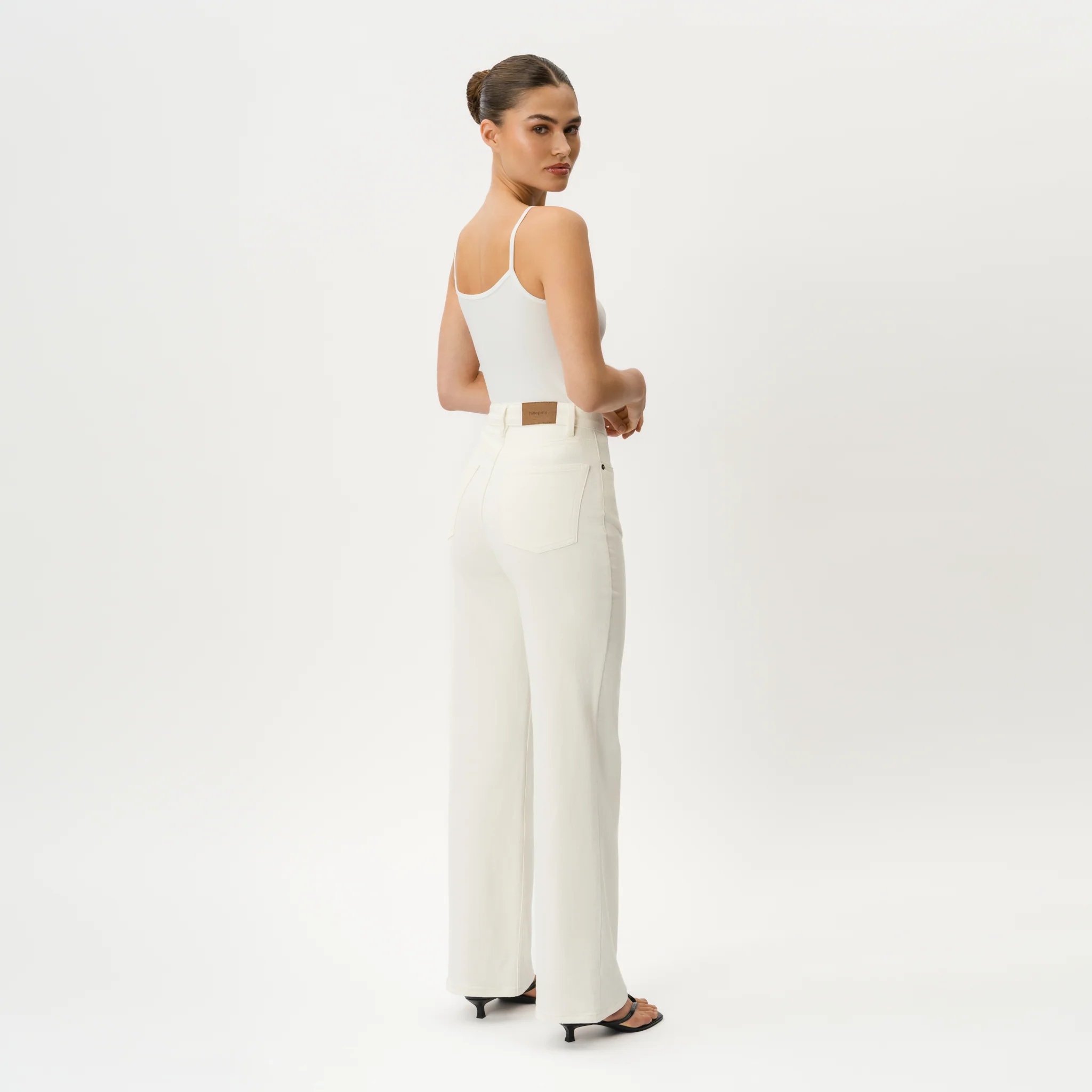 Relaxed ComfortDenim™ Jeans - Image 4
