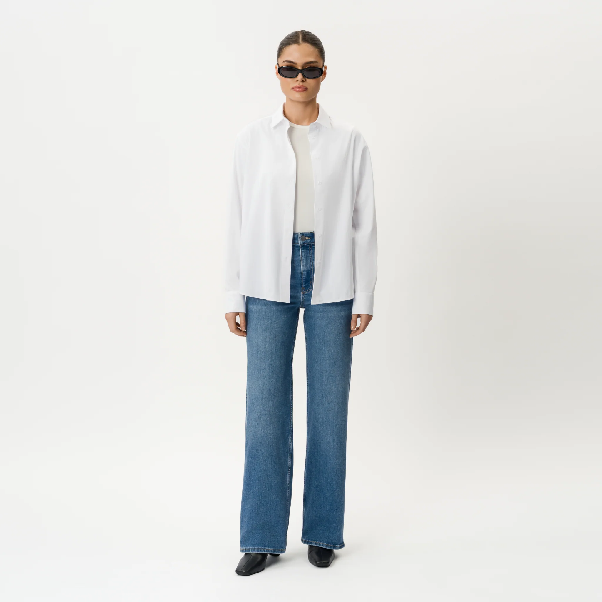 Relaxed ComfortDenim™ Jeans - Image 8